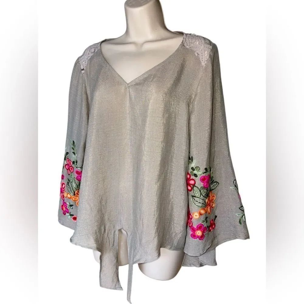 Anthropologie Flower Embroidered Blouse M V-Neck 3/4 Sleeve TieFront BrownMulti